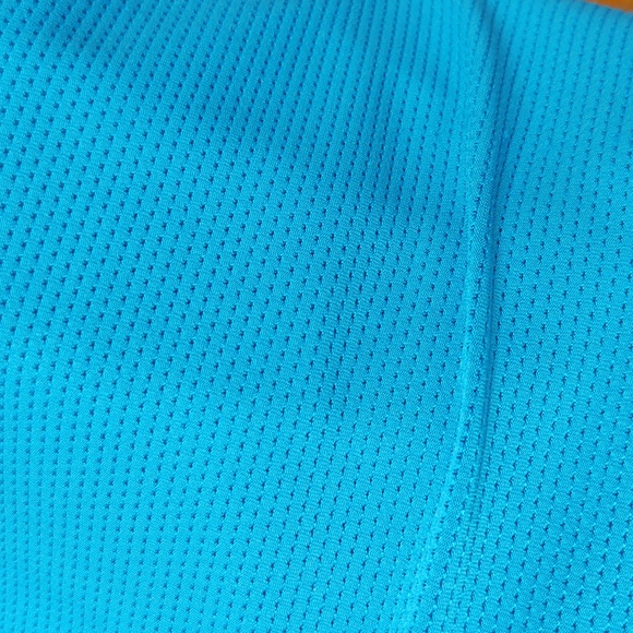 EUC Athleta Vibrant Blue Cropped Leggings M - Picture 3 of 6
